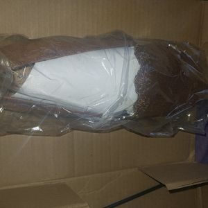 I am selling women  shoes .